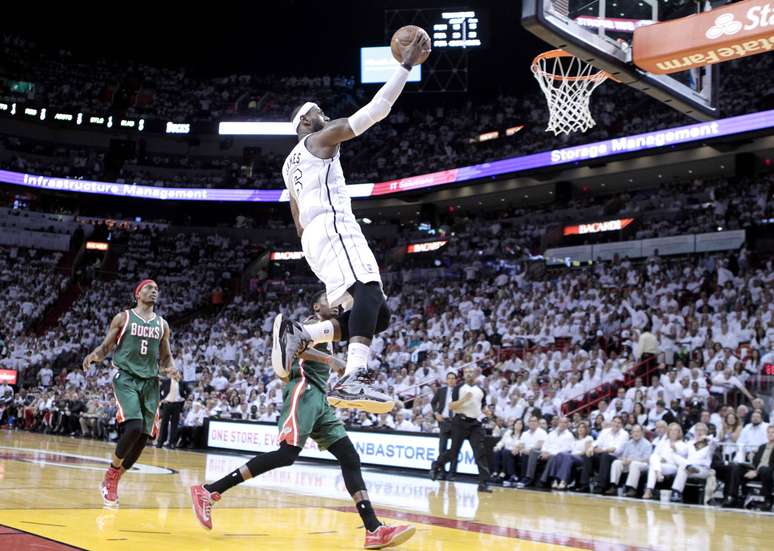 <p>LeBron James teve novamente boa atuação pelo Heat</p>