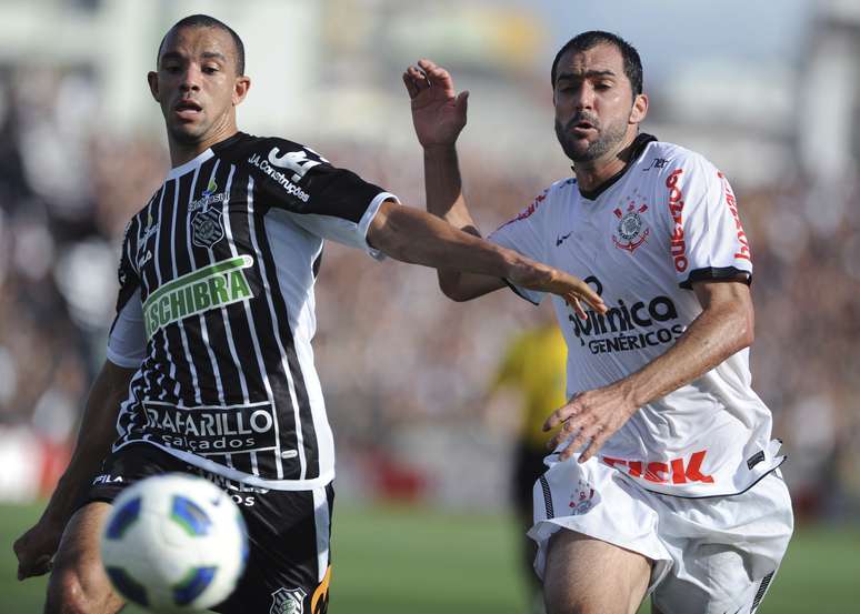 <p>Zagueiro foi comandado por Jorginho em 2011 no Figueirense</p>