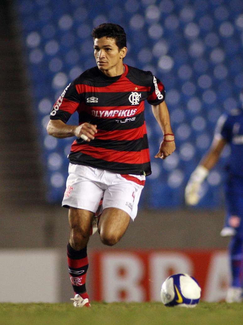 <p>Angelim foi campeão brasileiro pelo Flamengo em 2009</p>