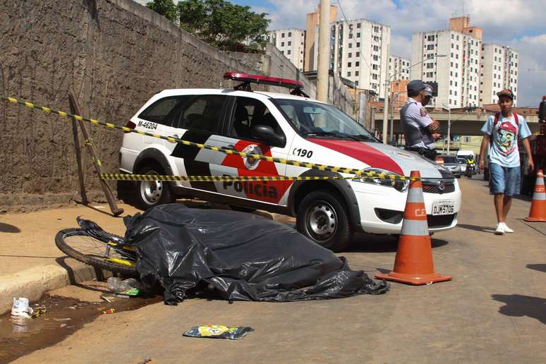 O ciclista morreu após ser atropelado na avenida Juntas Provisórias