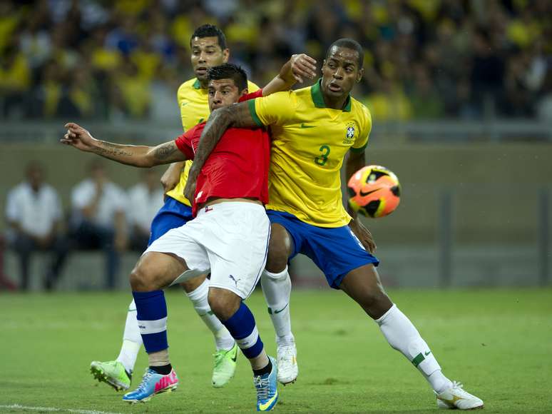 <p>Ao longo da partida, Brasil voltou a mostrar falhas na defesa</p>