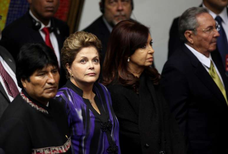 Dilma Rousseff e Cristina Kirchner (centro), durante a posse de Nicolás Maduro, em Caracas, no dia 19 de abril