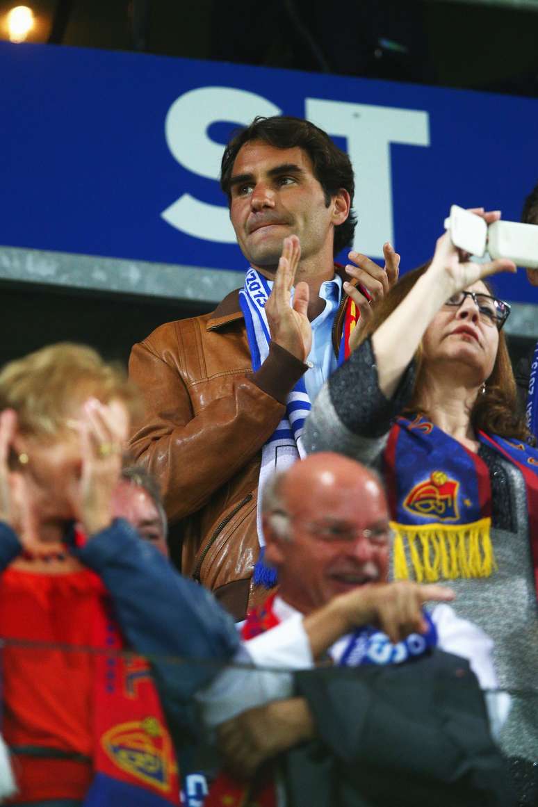 <p>Tenista Roger Federer torceu pelo Basel contra o Chelsea</p>