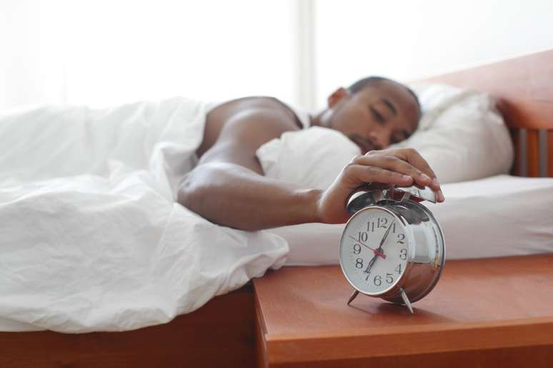 <p>O estudo dinamarqu&ecirc;s descobriu que homens que dormem pouco produzem, em m&eacute;dia, 30% menos espermatozoides</p>