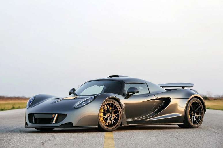 <p>O Hennessey Venom GT atingiu 435,31 km/h em teste nos Estados Unidos</p>