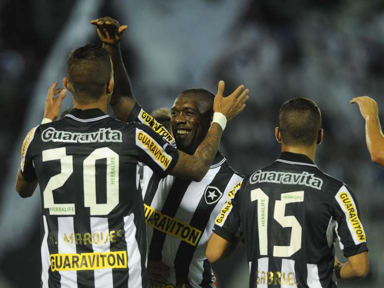 <p>Ap&oacute;s vit&oacute;ria do Botafogo, Seedorf saiu sem dar entrevistas</p>