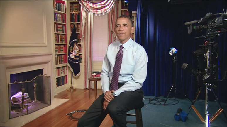 O diretor Spielberg interepreta a si mesmo no trailer, e o ator Tracy Morgan comenta sua atua&ccedil;&atilde;o como o vice-presidente Joe Biden