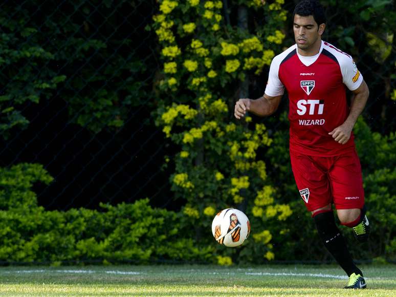 <p>Maicon pode ser titular do São Paulo na estreia do Brasileiro</p>