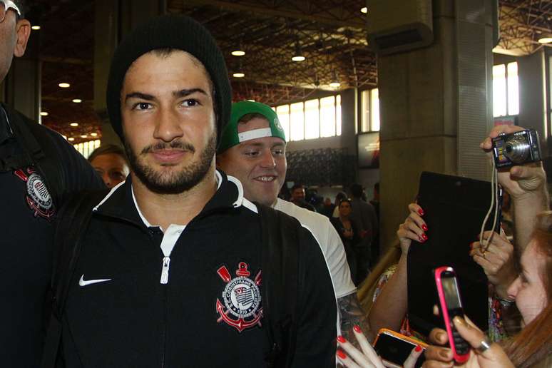 <p>Pato vai continuar no banco de reservas contra o Santos</p>