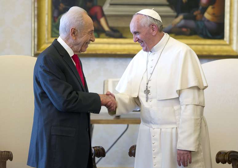 O papa Francisco recebe Shimon Peres no Vaticano