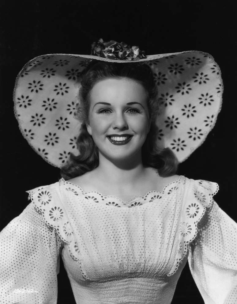 Deanna Durbin em foto de 1944