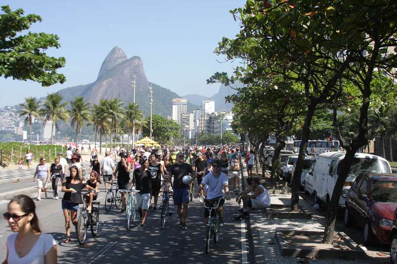 Durante o protesto, o grupo de ciclistas saiu do Posto 11, no Leblon, e pedalou até o Posto 8, em Ipanema. No local, eles deixaram uma 'bike fantasma'