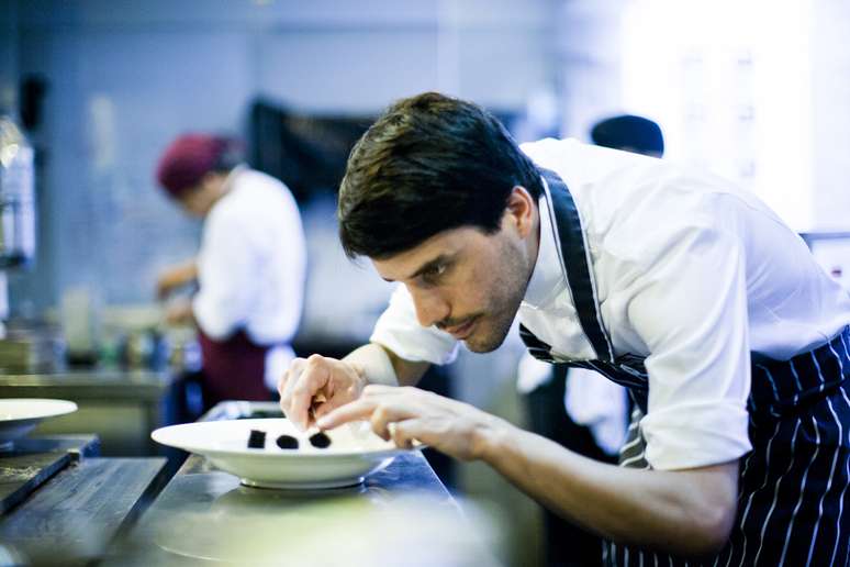 O jovem chef Virgilio Martínez colocou seu restaurante, o Central Lima, na lista dos 50 melhores do mundo ao criar pratos sofisticados com ingredientes exóticos do Peru