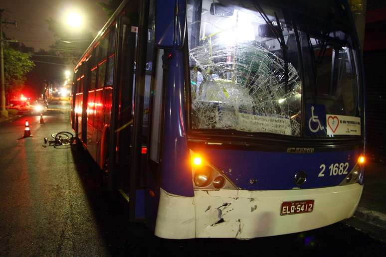 Atropelamento aconteceu por volta das 20h no Pari