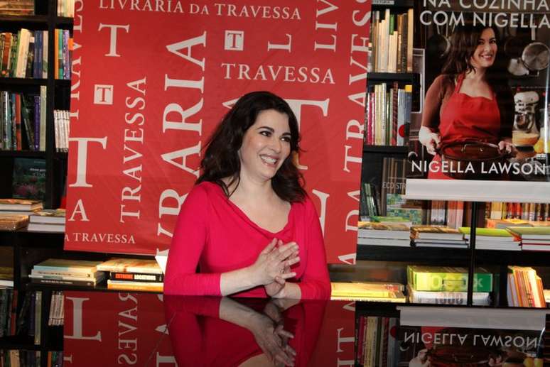 <p>A apresentadora Nigella Lawson, que ficou conhecida por seus dotes culinários, realizou, na noite deste sábado (4), uma noite de autógrafos na Livraria Travessa, do Barra Shopping, no Rio de Janeiro</p>