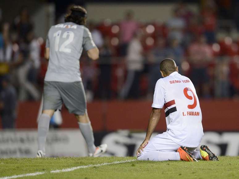 <p>Luís Fabiano foi "vilão" tricolor no clássico com o Corinthians no Paulista</p>