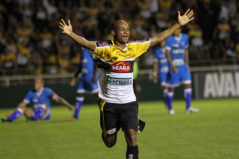 Tartá fez o gol da vitória do Criciúma