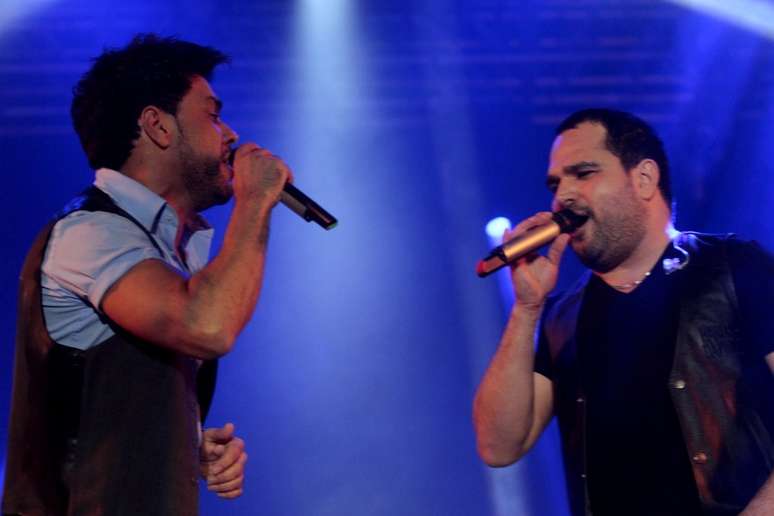 A dupla Zez&eacute; di Camargo e Luciano fez show no Est&acirc;ncia do Alto da Serra, em S&atilde;o Paulo, na noite deste s&aacute;bado (4). O evento tamb&eacute;m contou com uma apresenta&ccedil;&atilde;o de Edson e Hudson