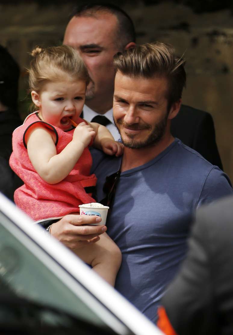 <p>David Beckham é casado com Victoria Beckham e juntos eles têm quatro filhos</p>