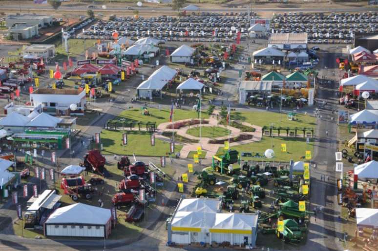 <p>A 6&ordf; edi&ccedil;&atilde;o do Bahia Farm Show, maior evento agropecu&aacute;rio do estado, ocorre de 28 de maio a 1&ordm; de junho em Lu&iacute;s Eduardo Magalh&atilde;es. Iniciou-se como uma franquia da Agrishow</p>