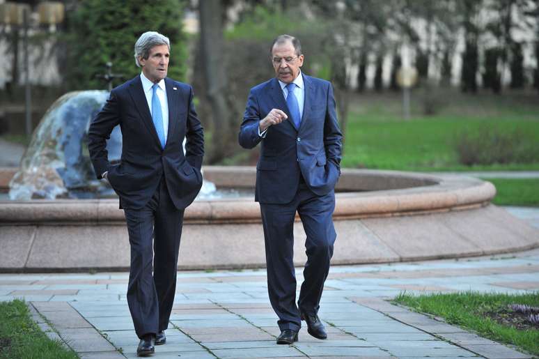 O secretário de Estado americano, John Kerry, se encontrou com o ministro das Relações Exteriores russo, Sergei Lavrov