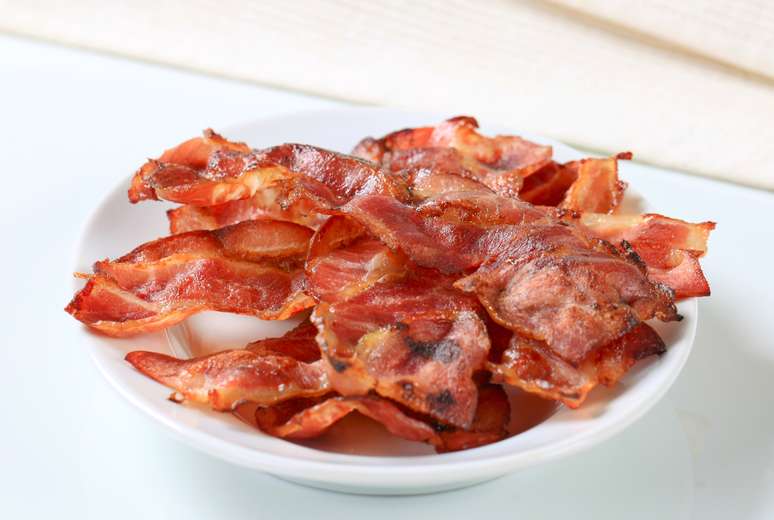 <p>Segundo america de 105 anos, bacon ajudaria a manter o coração jovem</p>