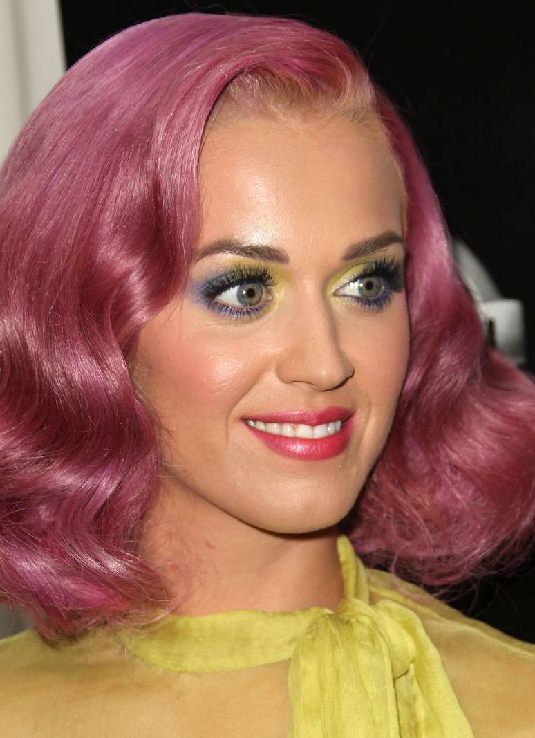 Katy Perry coloriu o cabelo de rosa para o lançamento da turnê California Dreams, nos Estados Unidos, em 2011