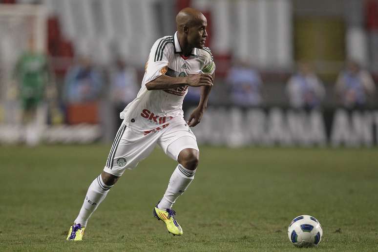 <p>Time paulista voltará a ter camisa toda branca, rejeitando última versão do uniforme reserva</p>