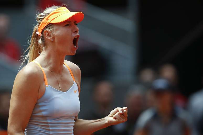 <p>A russa Maria Sharapova confirmou o favoritismo nesta quinta-feira e avançou mais uma etapa no Premier de Madri, alcançando as quartas de final</p>
