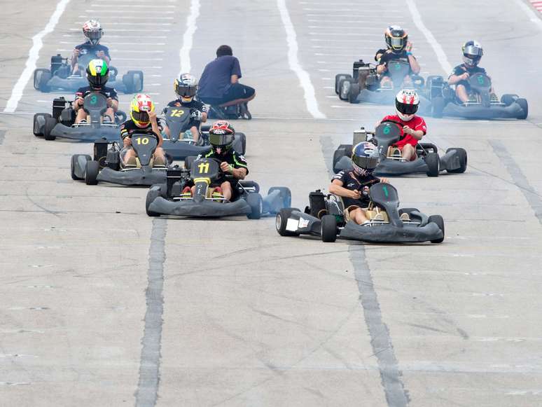 <p>Corridas de kart têm se tornado passatempo cada vez mais comum entre fãs de velocidade no Brasil</p>
