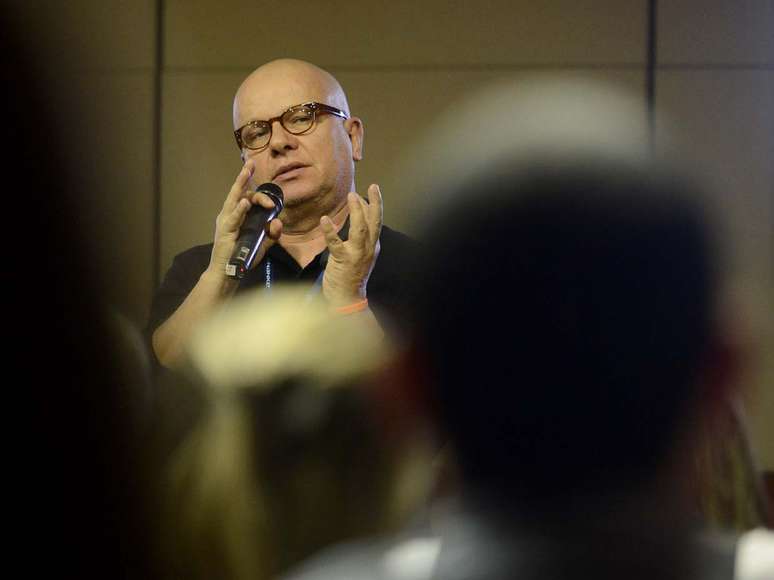 Marcelo Tas, apresentador, também participou da palestra, ao lado de Coutinho