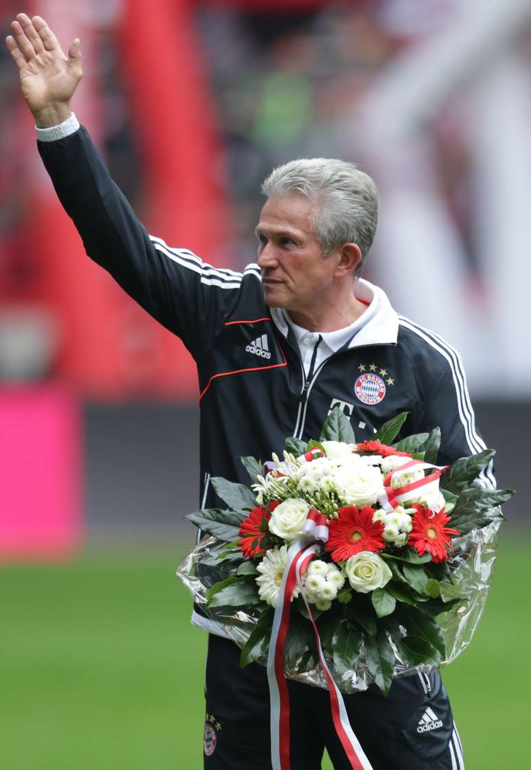 <p>Antes do jogo, Heynckes foi homenageado pelo Bayern de Munique</p>