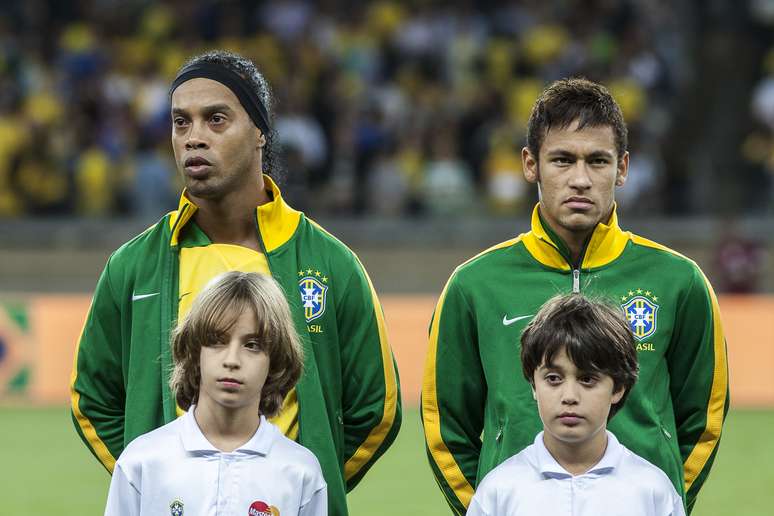 <p>Negociação entre Barça e Neymar é semelhante à que levou Ronaldinho ao clube catalão</p>