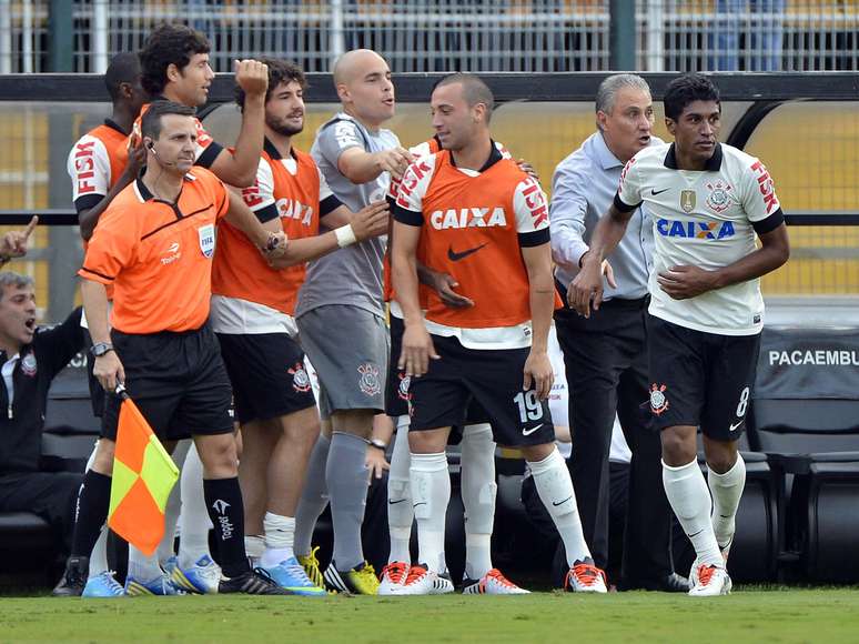 <p>Corinthians encara o Boca no Pacaembu na quarta</p>