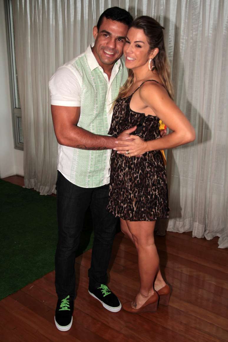 <p>Belfort retomou o namoro com Joana Prado durante o reality show Casa dos Artistas</p>