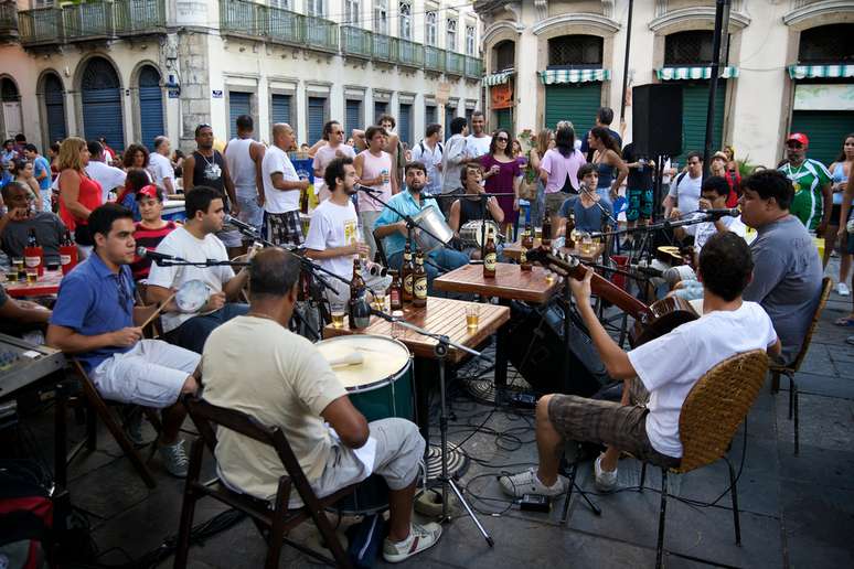 <p>O Samba da Ouvidor é gratuito e busca resgatar as raízes do ritmo</p>