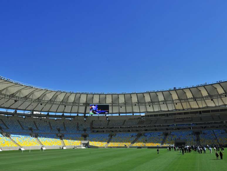 <p>Jogo no Maracanã ainda pode ser realizado com apresentação de laudos ou pagamento de multa de R$ 1 milhão</p>