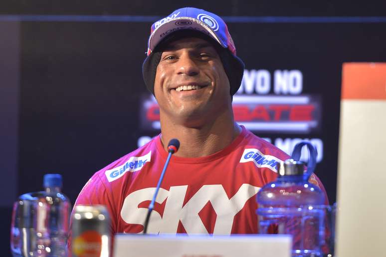 Vitor Belfort se apresentou com touca sob o boné