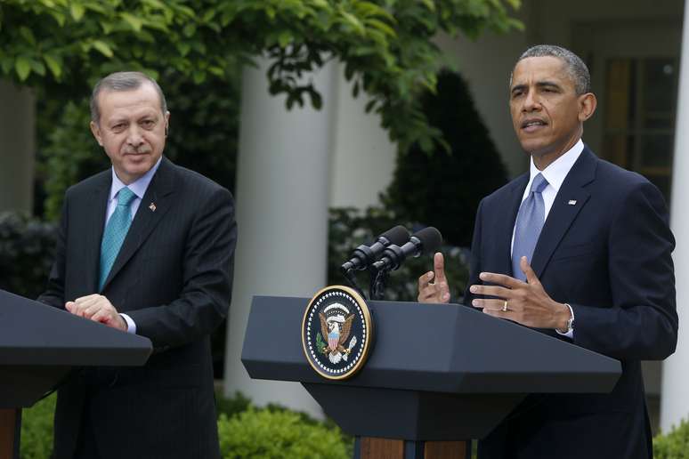 <p>Barack Obama e Recep Erdogan conversaram sobre "a Síria e as medidas que podem ser tomadas para controlar os avanços do Estado Islâmico", diz comunicado da Casa Branca</p>