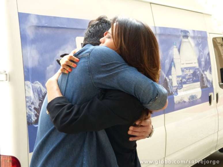 <p>O casal Morena (Nanda Costa) e Théo (Rodrigo Lombardi) teve final feliz em 'Salve Jorge'</p>