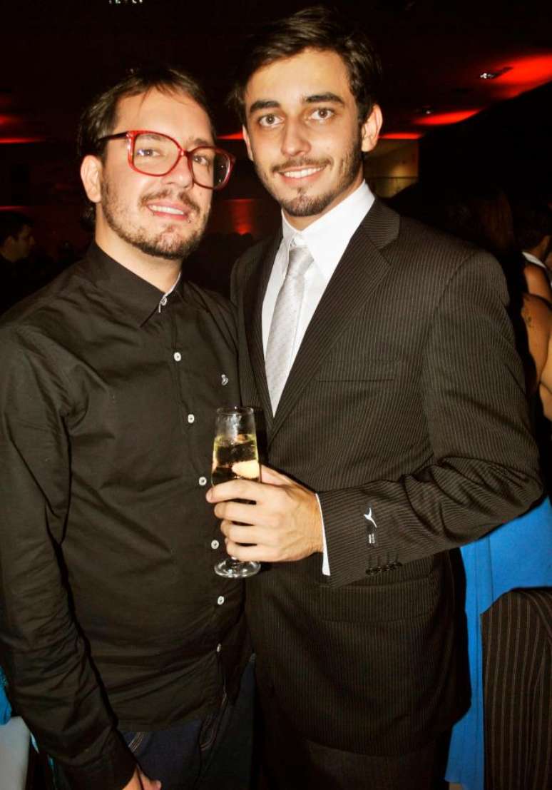 Davisson e Rodrigo namoram h&aacute; quase dois anos e pretendem oficializar a rela&ccedil;&atilde;o