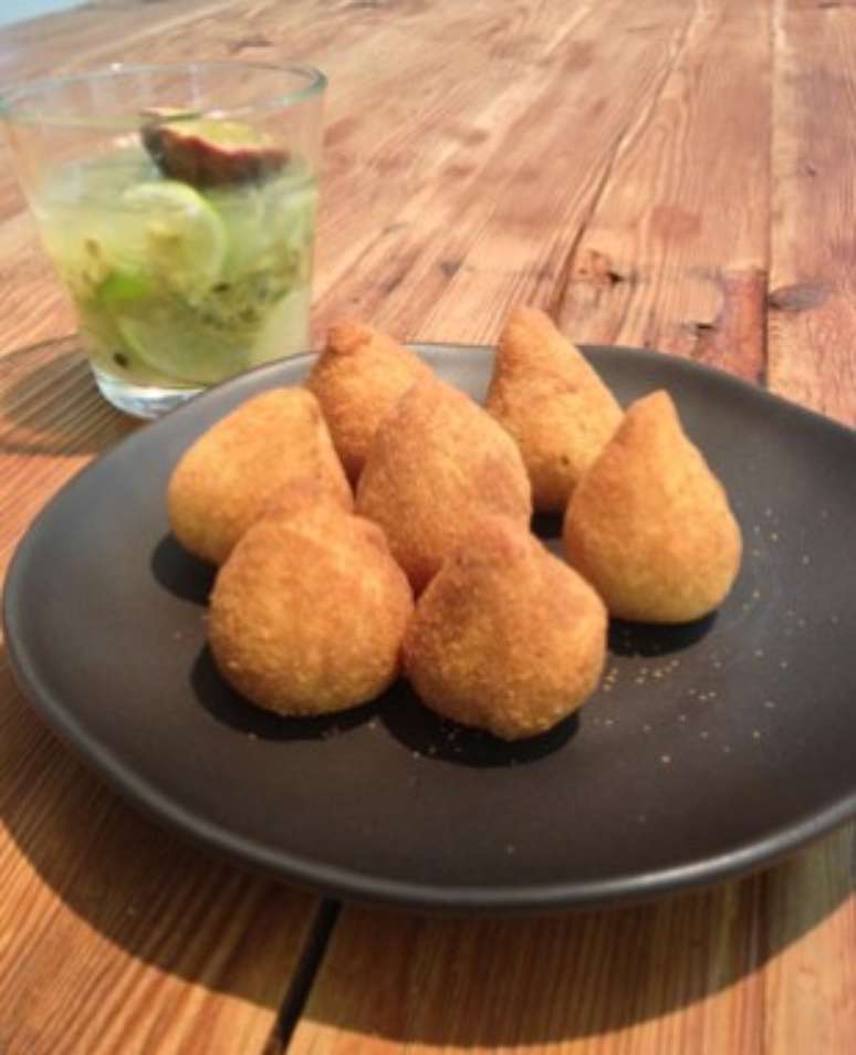 <p>Nigella apresenta coxinhas com caipirinha</p><p> </p>