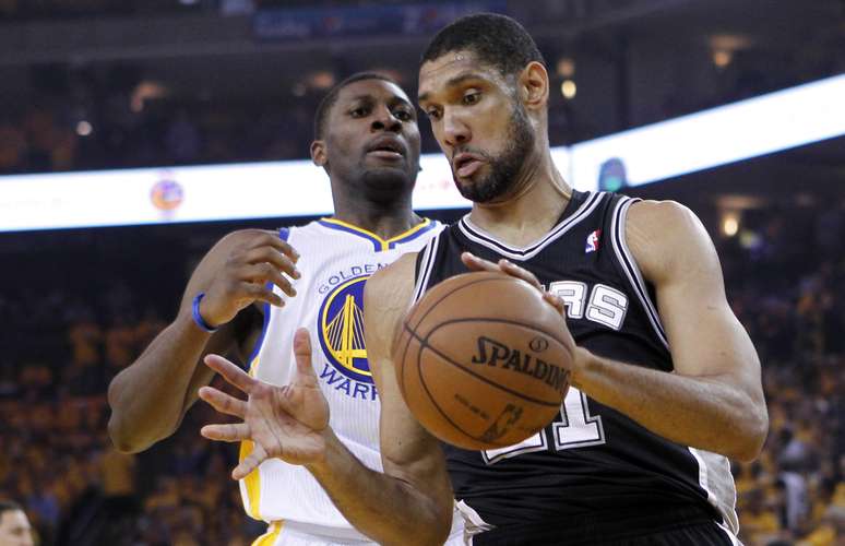 <p>Atuação destacada de veterano Tim Duncan ajudou franquia texana a fechar série melhor de sete das semifinais em 4 a 2</p>