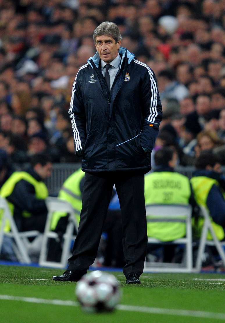<p>Chileno, ex-Real Madrid e Villarreal, assume a vaga aberta após a saída de Roberto Mancini</p>