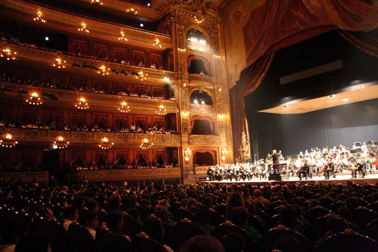 Inaugurado em 1908, o Teatro Colón é famoso por ter uma das melhores acústicas do mundo