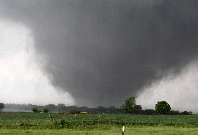 <p>Tornado deixou inúmeros estragos no sul da cidade de Oklahoma</p>