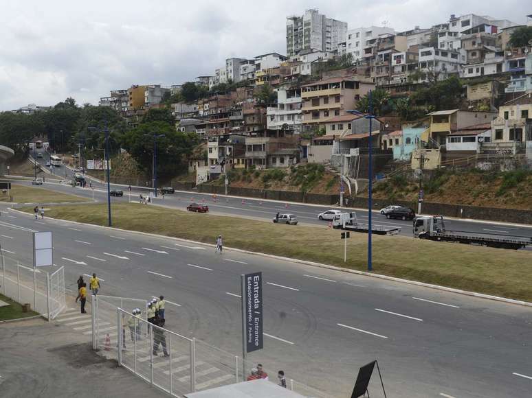 <p>Desigualdade social &eacute; uma das marcas do arredor da Arena</p>