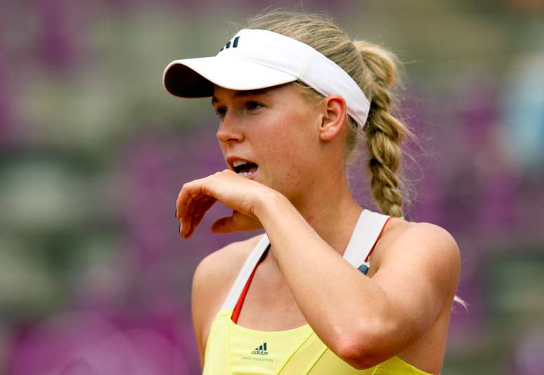 <p>Wozniacki foi eliminada do torneio que a própria tenista pediu para ser convidada, visando a preparação para o Grand Slam de Roland Garros</p>