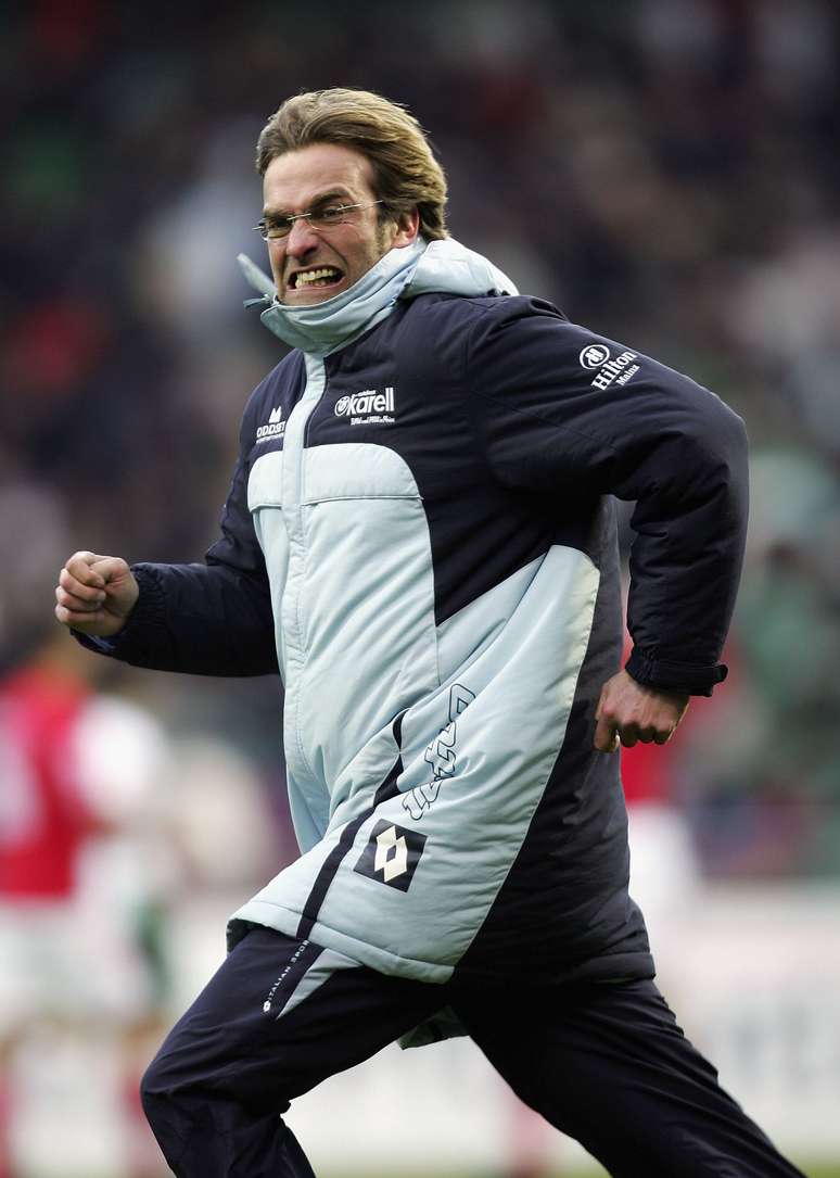 <p>No comando do Mainz, Klopp levou o time à primeira divisão e conseguiu até vaga na Copa da Uefa de 2005/06</p>