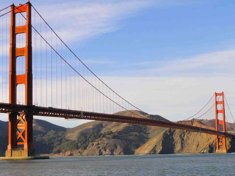 <p>A estrada que passa por San Francisco possui belos panoramas sobre o Pacífico e diferentes florestas, praias e parques </p>